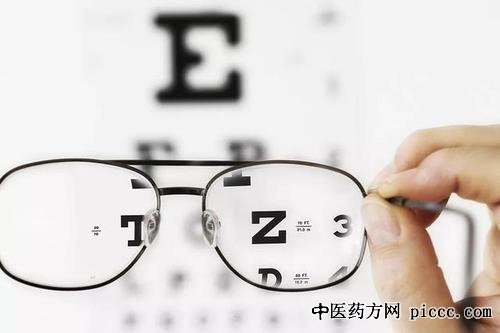 健康之路20200109:黄瑶,被忽视的致盲眼病,黄斑变性的高危人群