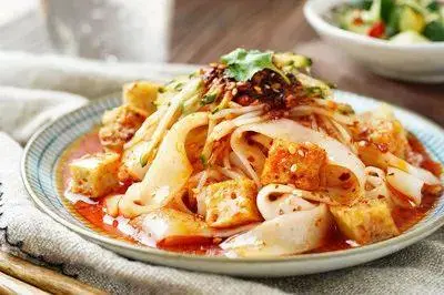 健康之路20210712:红油辣子,猪肝桑叶粉,东北大拉皮,葛根凉粉草汤