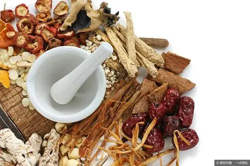 路志正治疗眩晕,耳鸣和下肢慢性溃疡医案三则