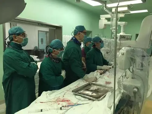 养生堂20210821:郑月宏,动脉中放支架腹主动脉腔内修复术