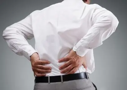 健康之路20210824:经常腰酸背痛,蜻蜓点水锻炼法,瑞士球靠墙蹲